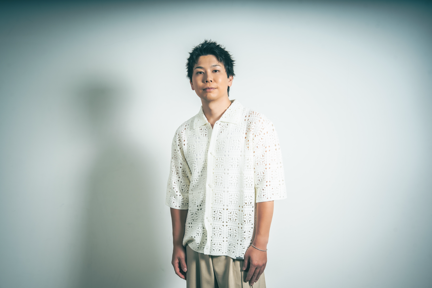 Amano_white_small